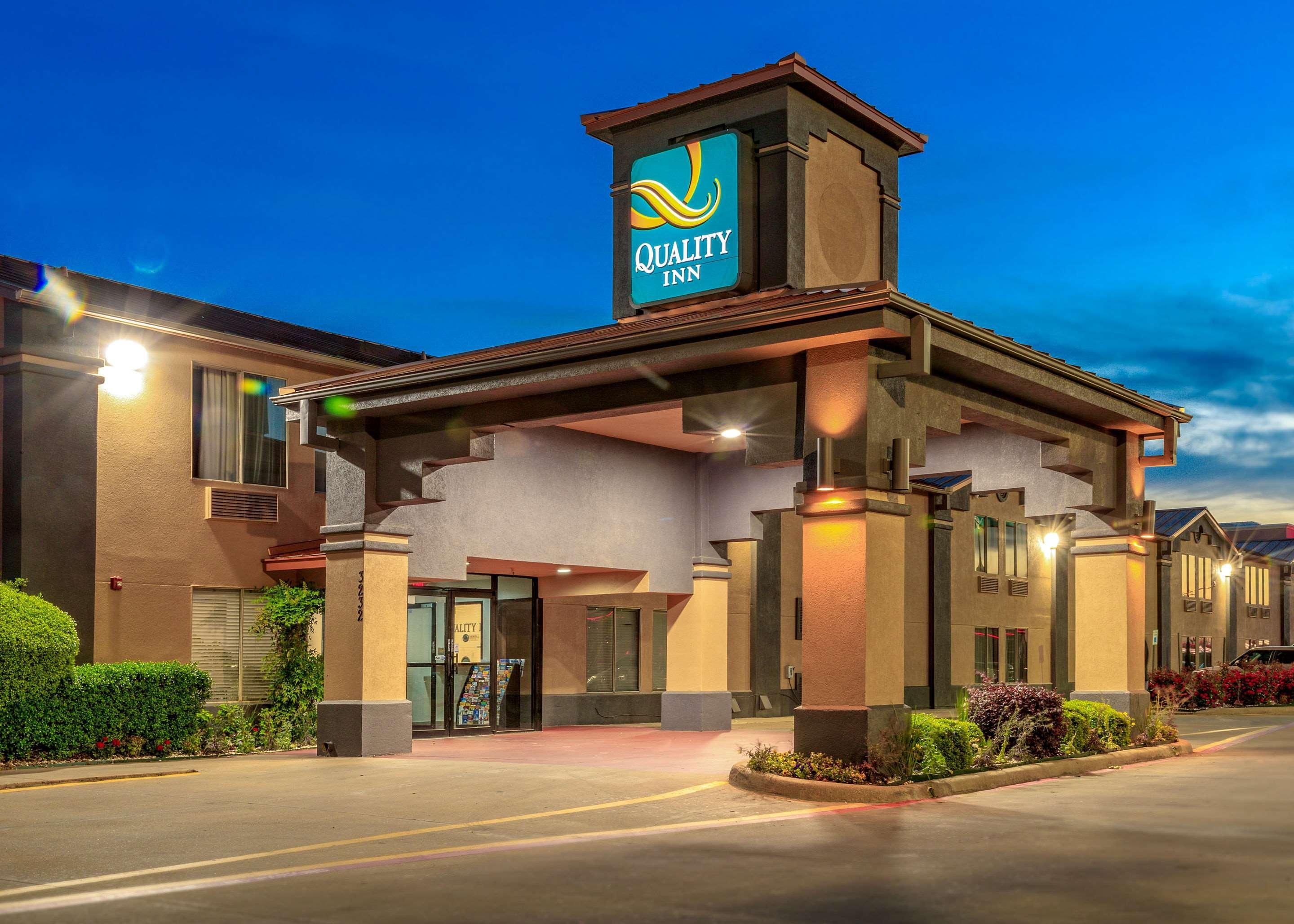 Quality Inn Forest Hill - Fort Worth South Exterior photo