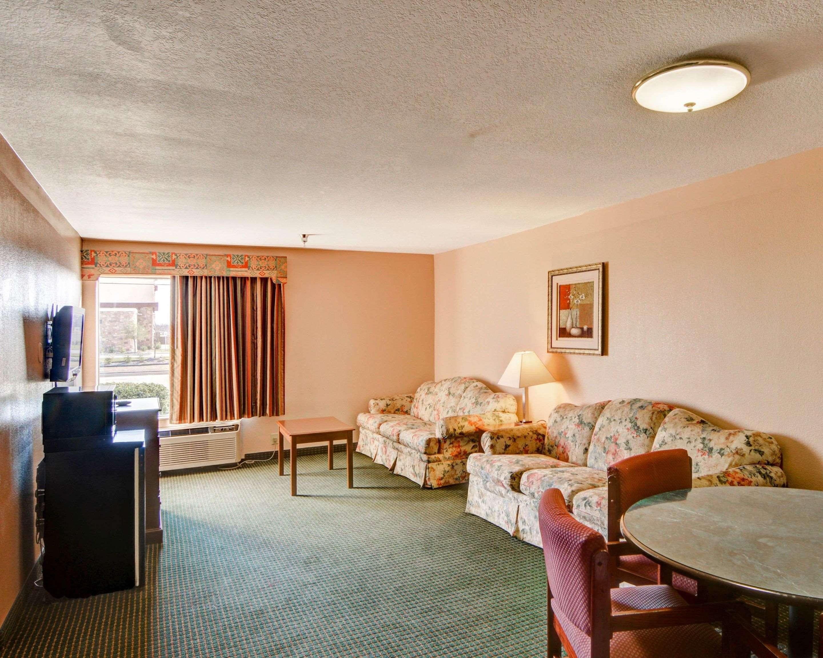 Quality Inn Forest Hill - Fort Worth South Exterior photo